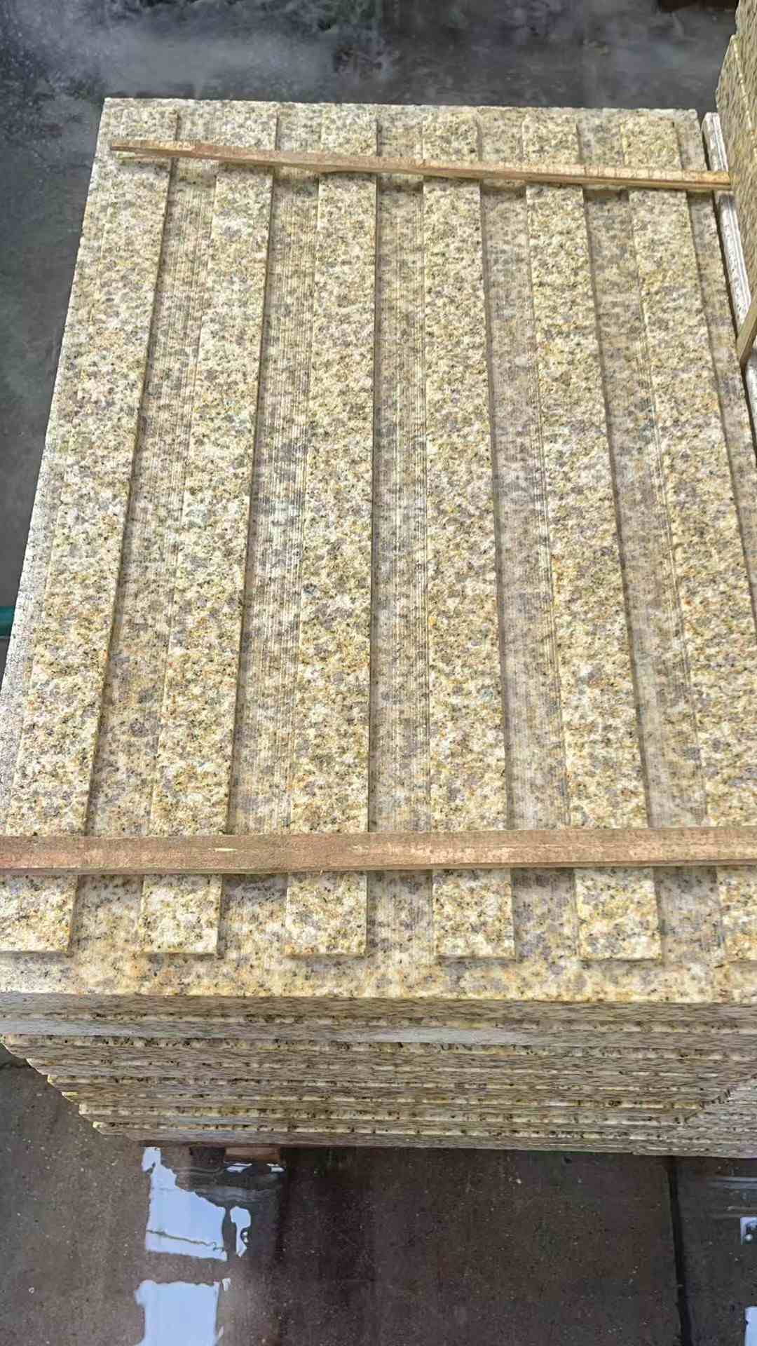 玉林黄金麻盲道 石材盲道