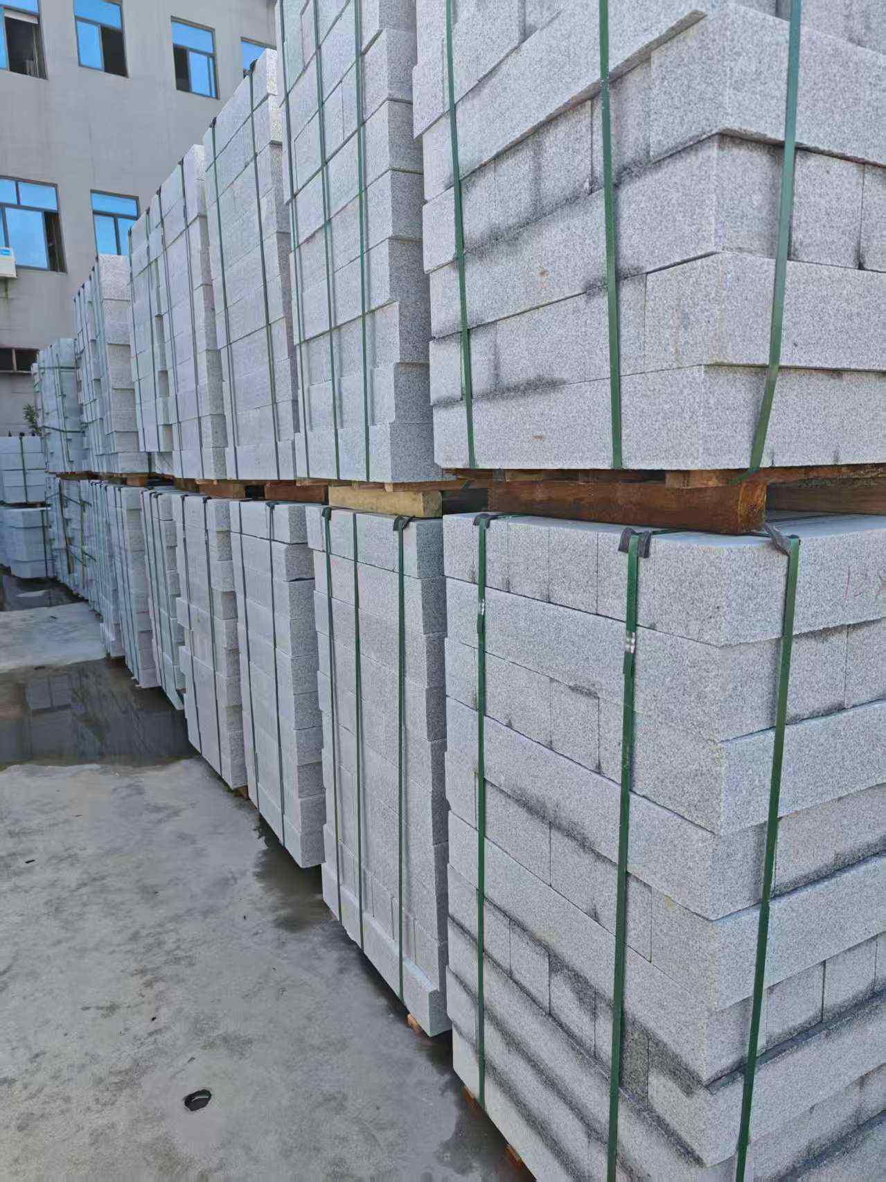 玉林芝麻白路牙石，路侧石