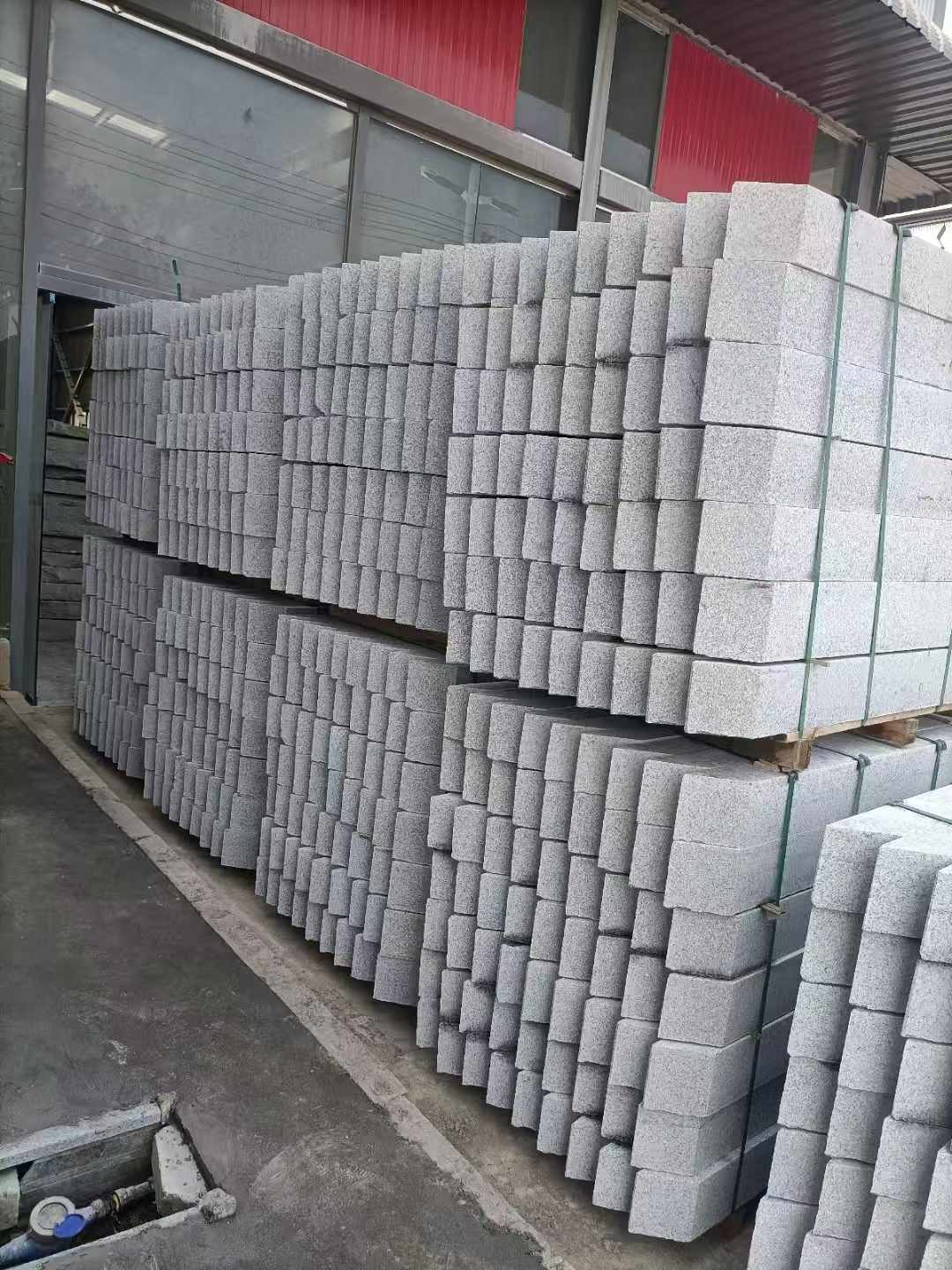 玉林芝麻白树围石 树池