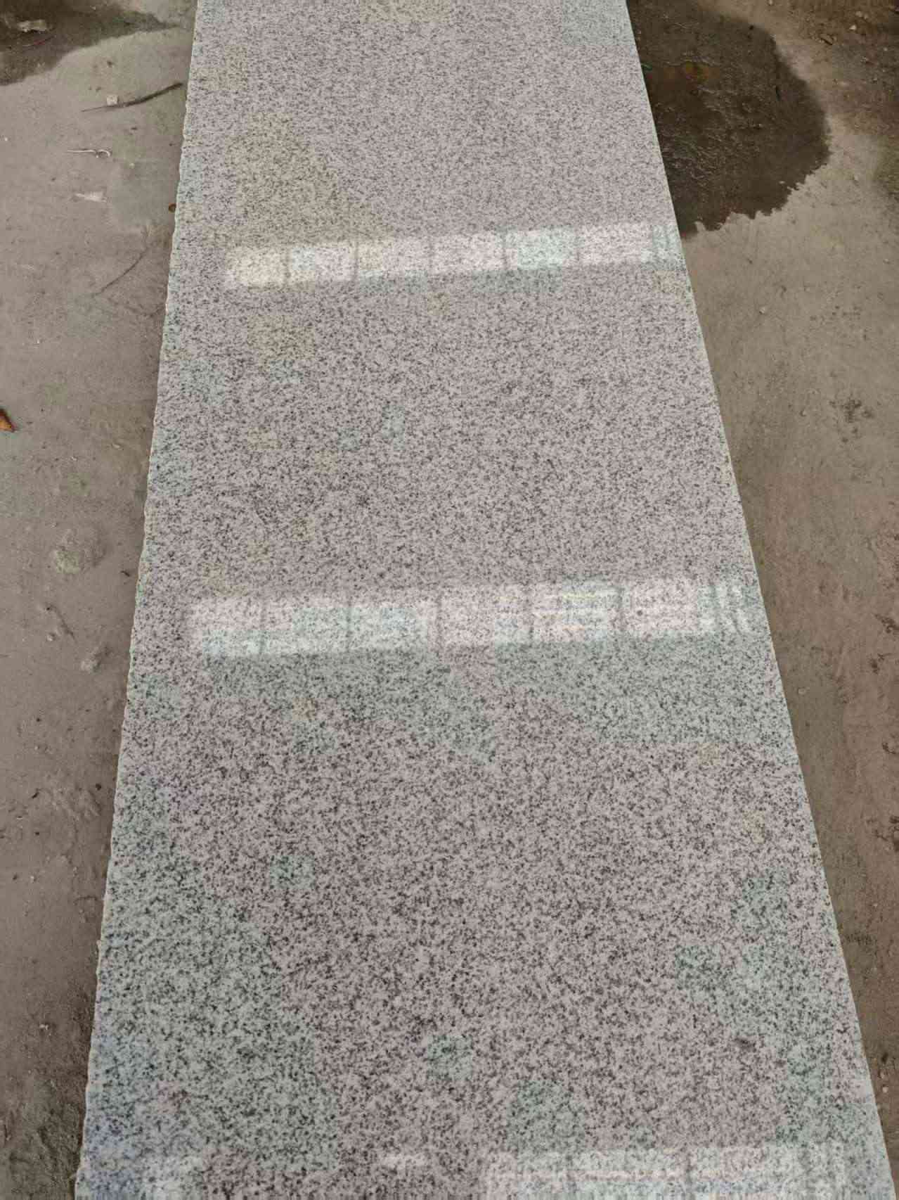 玉林芝麻白光面毛板